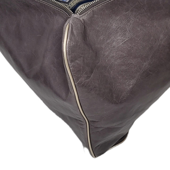 ARZA DESIGN Diamond Shoulder Bag in Grey with Pearl Trim - Picture 11 of 11